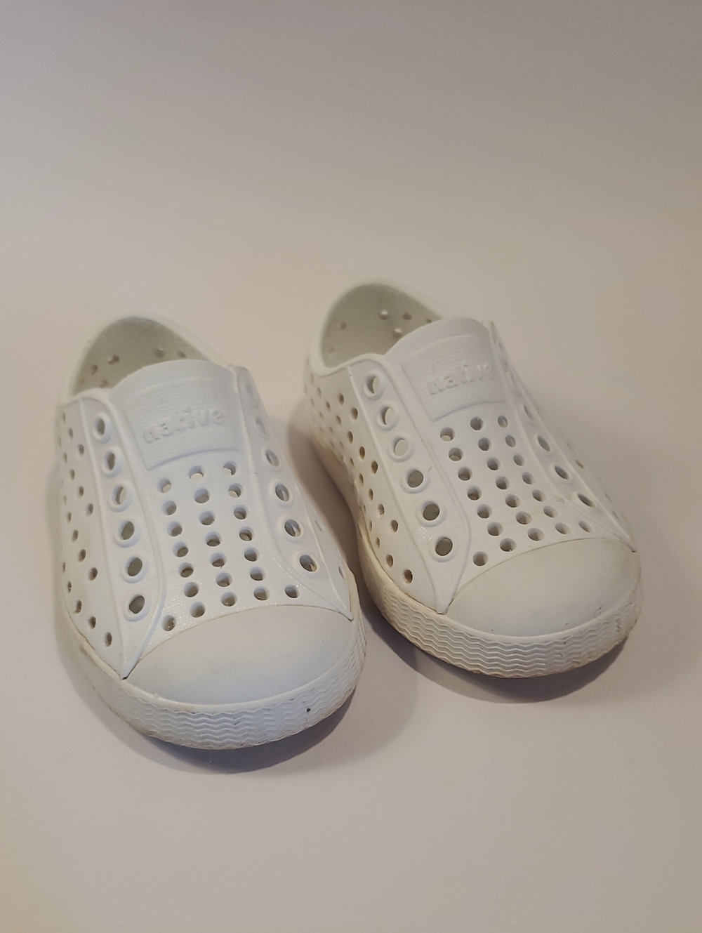 Kids Native Jefferson White EVA Sneakers Toddler Size 4